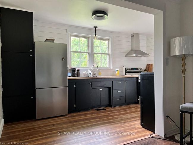 15233 St Ignatius Line, House other with 2 bedrooms, 1 bathrooms and 6 parking in Bothwell ON | Image 5