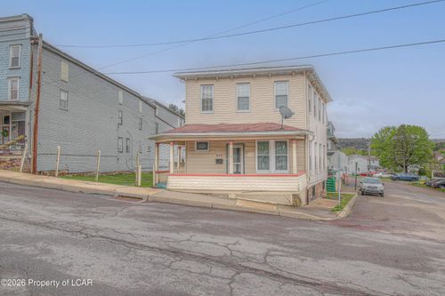 202 1st St, Weatherly, PA, 18255-1402 | Card Image