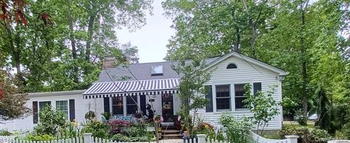 136 Beach Rd, Wading River, NY, 11792-1304 | Card Image