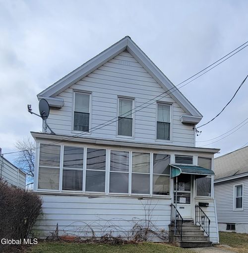 6 Cohoes Rd, Watervliet, NY, 12189-1828 | Card Image