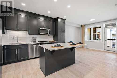 80 Greenbriar Pl Nw, Calgary, AB, T3B6J4 | Card Image