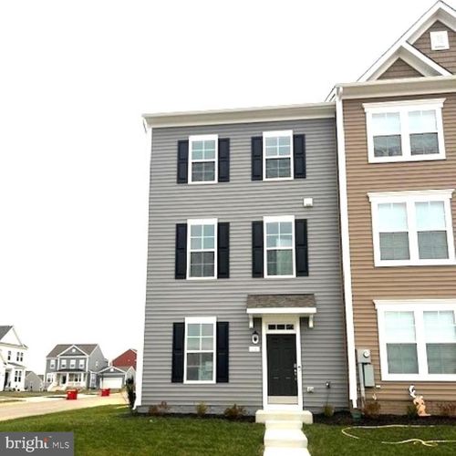 11 Abigail St, CHARLES TOWN, WV, 25414-2500 | Card Image