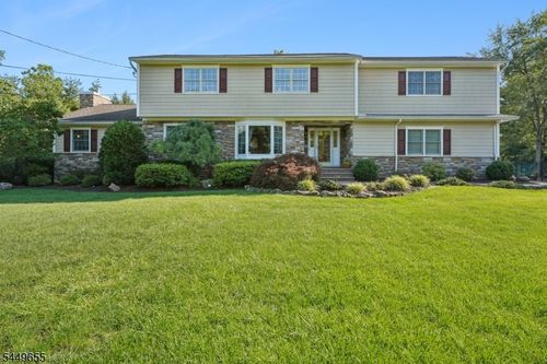 9 Pitcairn Dr, Roseland, NJ, 07068-1012 | Card Image