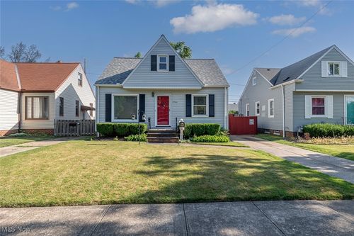 2704 Tuxedo Avenue, Parma, OH, 44134 | Card Image