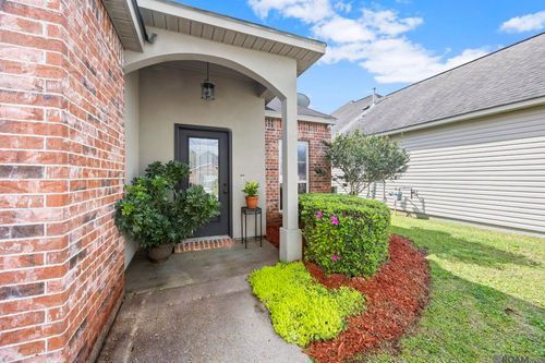 11412 Rossow Ct, Denham Springs, LA, 70726-6969 | Card Image