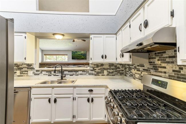 Kitchen | Image 8