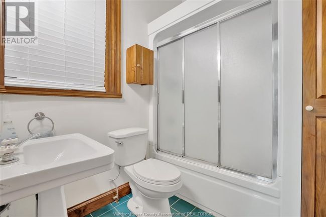 170 N Shore Rd, House other with 5 bedrooms, 2 bathrooms and null parking in Pelee Island ON | Image 16