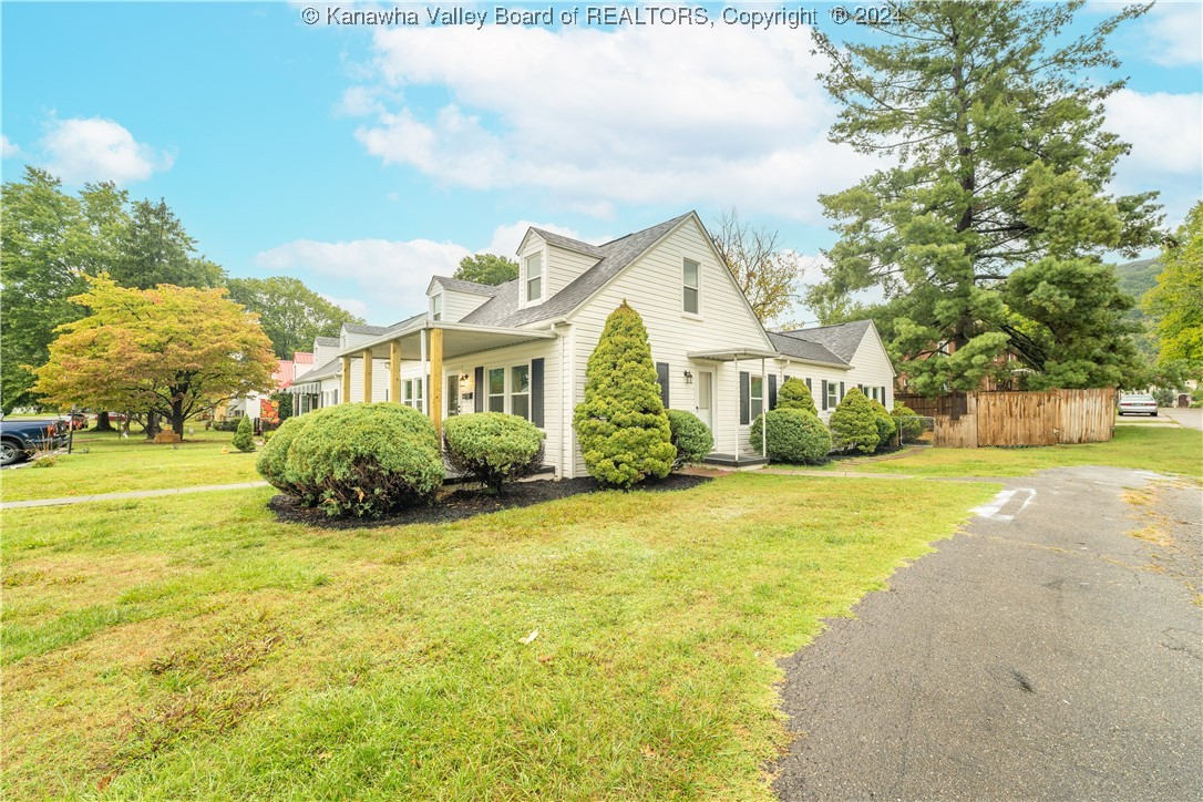 Staunton Ave, Charleston, WV 25304