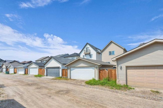 49 Skyview Point Common Ne, House other with 3 bedrooms, 3 bathrooms and 4 parking in Calgary AB | Image 32