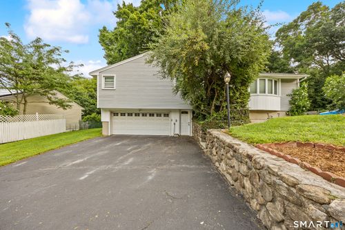 123 Windy Dr, Waterbury, CT, 06705-2515 | Card Image