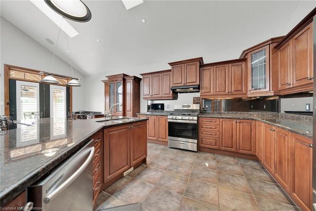 117 Christopher Dr, House other with 4 bedrooms, 5 bathrooms and 6 parking in Hamilton ON | Image 9