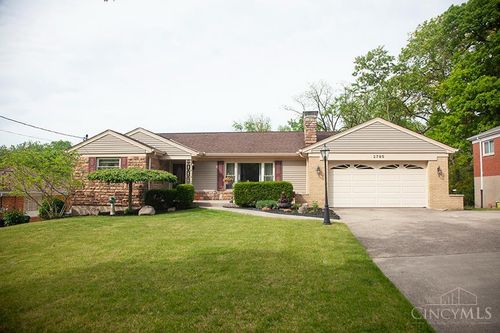 2795 Westbrook Dr, Cincinnati, OH, 45211 | Card Image