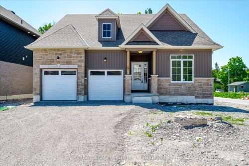 3 Hillcroft Way, Bobcaygeon, ON, K0M1A0 | Card Image