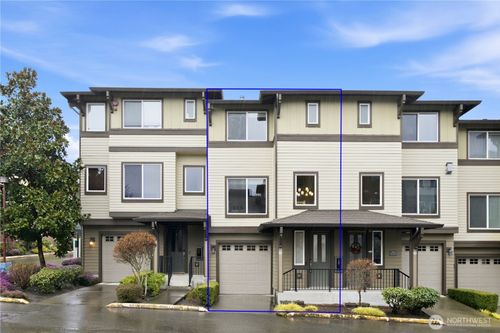 b2-2115 201st Pl Se, Bothell, WA, 98012-8562 | Card Image