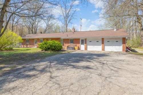 16000 Huron River Dr, Romulus, MI, 48174-3619 | Card Image