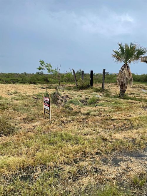 1106 Faggards Slip, Gilchrist, TX, 77617 | Card Image