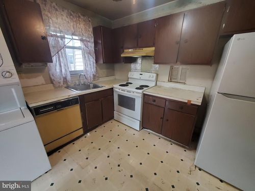 25 Florence Tollgate Place, BURLINGTON, NJ, 08016 | Card Image