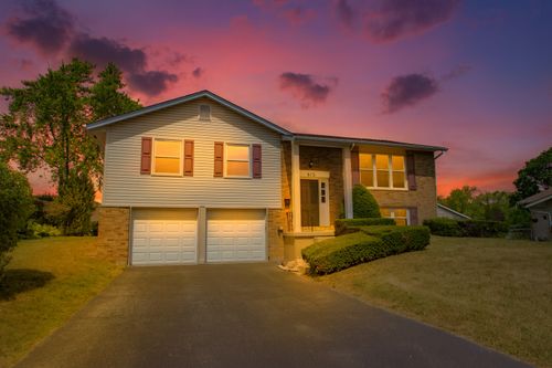 815 Concord Cv, Hoffman Estates, IL, 60192-1806 | Card Image
