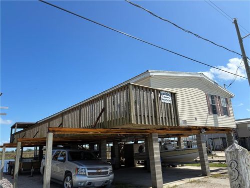 635 Martin Ln, Port Sulphur, LA, 70083-2027 | Card Image