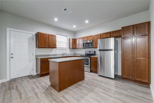102-906 Quartz Ct, Cedar Park, TX, 78613-2573 | Card Image