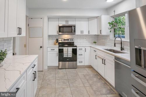 10103 Sassafras Woods Ct, BURKE, VA, 22015-2732 | Card Image