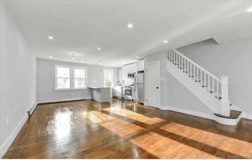 5768 Mazeau St, Maspeth, NY, 11378-1927 | Card Image