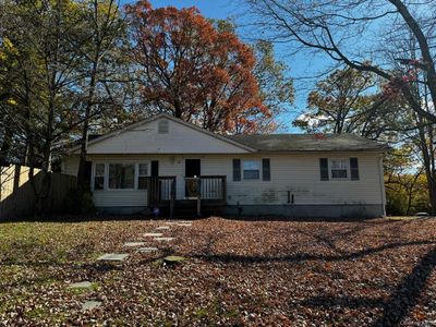 View of ranch-style home | Image 1