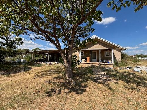 601 Scotch St, Matador, TX, 79244-1553 | Card Image