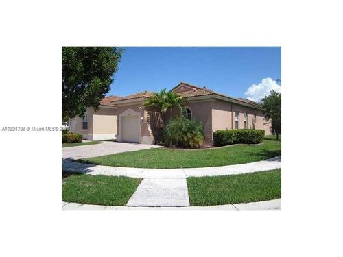 982 Ne 37th Pl, Homestead, FL, 33033-5832 | Card Image
