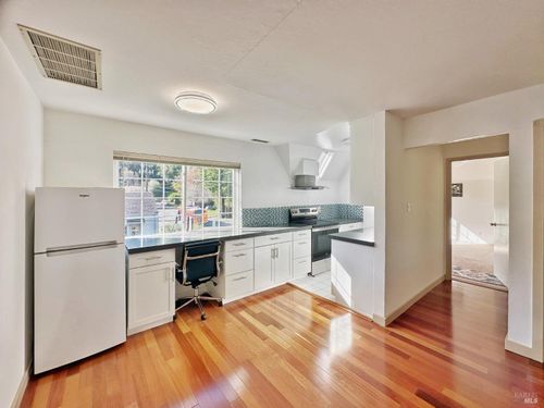 apt-2-301 Poplar St, Mill Valley, CA, 94941-4023 | Card Image