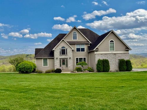 20 Allen Cir, Fairmont, WV, 26554-5724 | Card Image