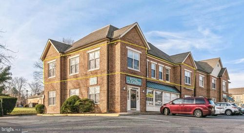 13-9913 Georgetown Pike, GREAT FALLS, VA, 22066-2826 | Card Image