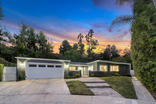 18961 La Amistad Pl, Tarzana, CA, 91356-5131 | Card Image
