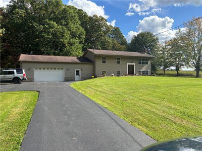 186 Lardintown Rd, House other with 3 bedrooms, 3 bathrooms and 3 parking in Clinton Twp PA | Image 2