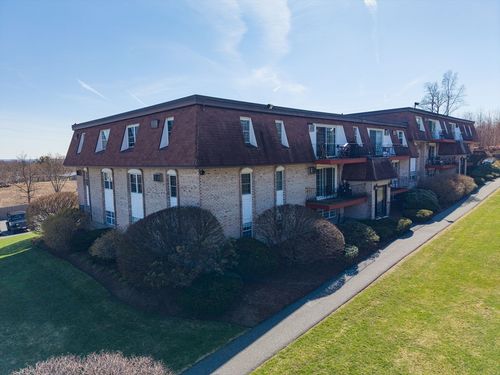 21-24 Williamsburg Ct, Shrewsbury, MA, 01545-3440 | Card Image
