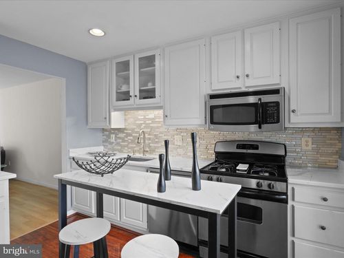 8068 Dulciana Ct, SPRINGFIELD, VA, 22153-2942 | Card Image