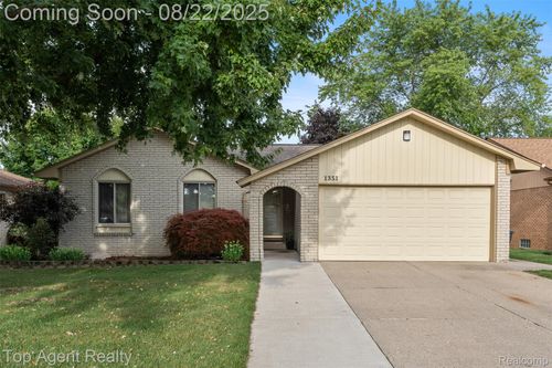 1351 Milverton Dr, Troy, MI, 48083-4433 | Card Image