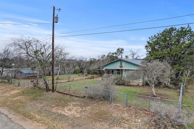 205 Singleton Dr, House other with 1 bedrooms, 1 bathrooms and 4 parking in Spicewood TX | Image 6