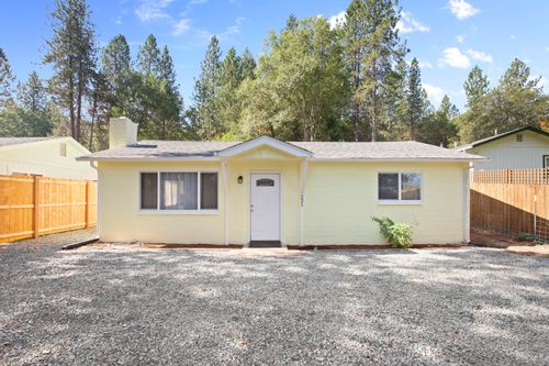 231 Acorn St, Merlin, OR, 97532-8829 | Card Image