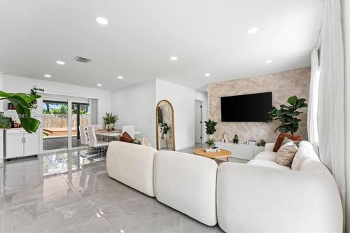 1120 Sw 7th Ave, Deerfield Beach, FL, 33441 | Card Image