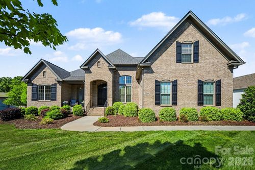 720 Farmer Mill Ln, Matthews, NC, 28104-6137 | Card Image