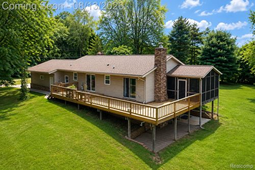 6776 Farley Rd, Pinckney, MI, 48169-9693 | Card Image