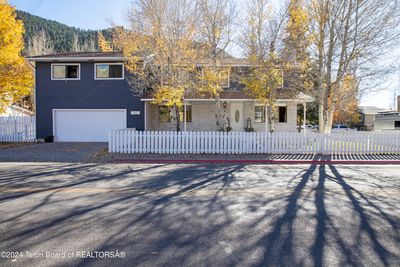 950 Maple Way, House other with 4 bedrooms, 2 bathrooms and null parking in Jackson WY | Image 1