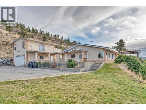 760 Hudson St, Penticton, BC, V2A8S9 | Card Image