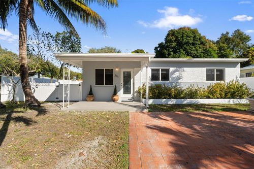 201-201 Ne 169th St, North Miami Beach, FL, 33162-2327 | Card Image