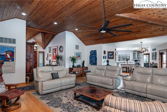 45 Dunvegan Rd, House other with 4 bedrooms, 7 bathrooms and null parking in Banner Elk NC | Image 8