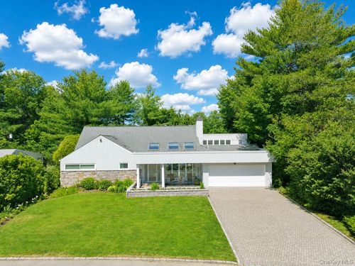 9 Arbor Rd, Roslyn Heights, NY, 11577-1805 | Card Image