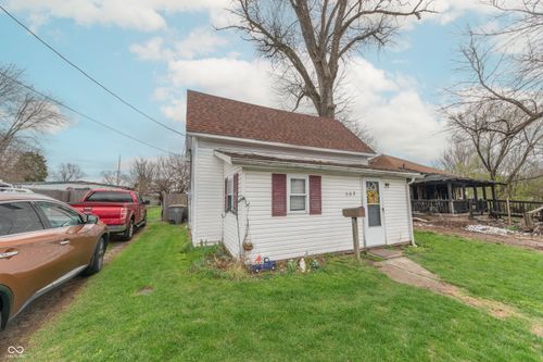 663 Vine St, Seymour, IN, 47274-3083 | Card Image
