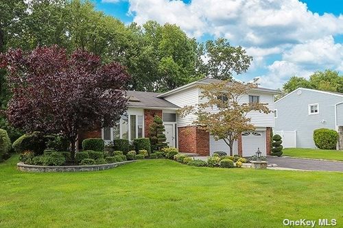 400 Elm Drive, Roslyn, NY, 11576 | Card Image