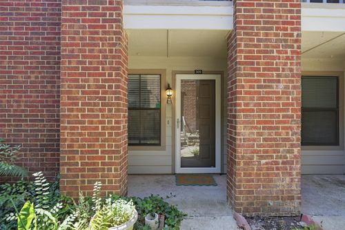 309-3201 Donnelly Cir, Fort Worth, TX, 76107-5439 | Card Image